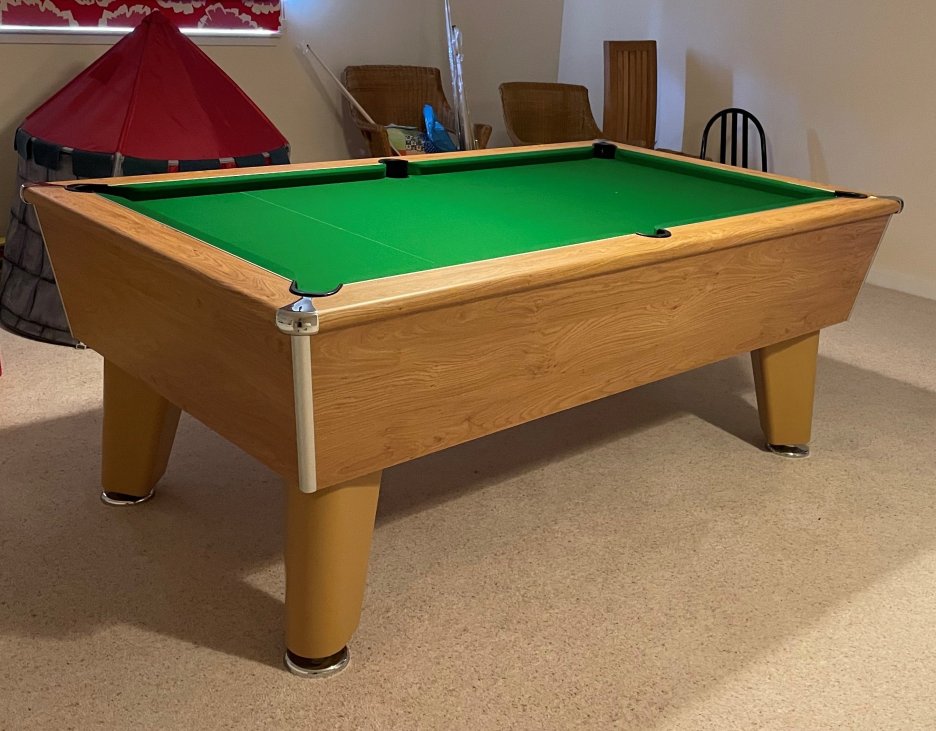 7ft Oak Classic Pool Table - Green Cloth