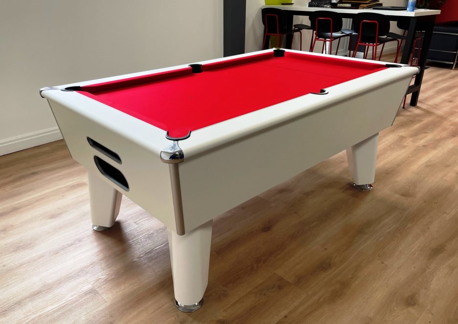 Classic 6ft White table with Red cloth