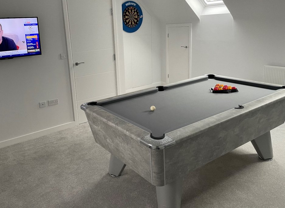 Italian Grey Supreme Winner Table with Grey Wool Cloth