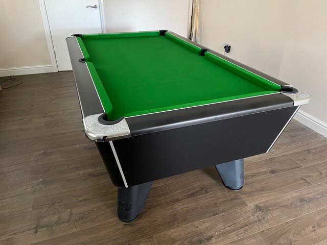 7ft Black Winner Table with Green Wool Cloth