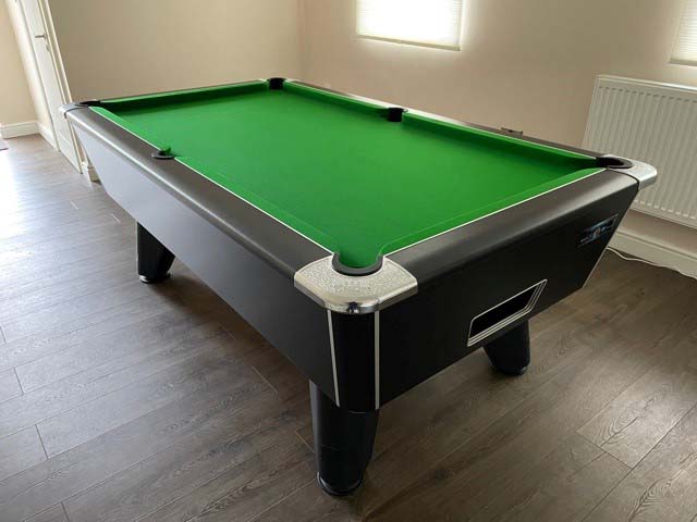 7ft Black Winner Table with Green Wool Cloth