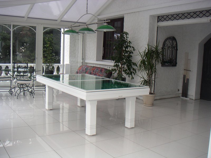 DESIGN Glass pool table By Billards Toulet